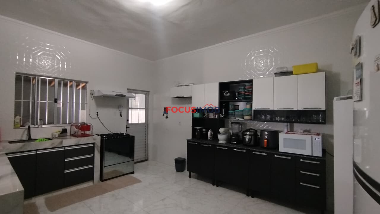 Linda casa na Estiva Gerbi - Jardim Lody-