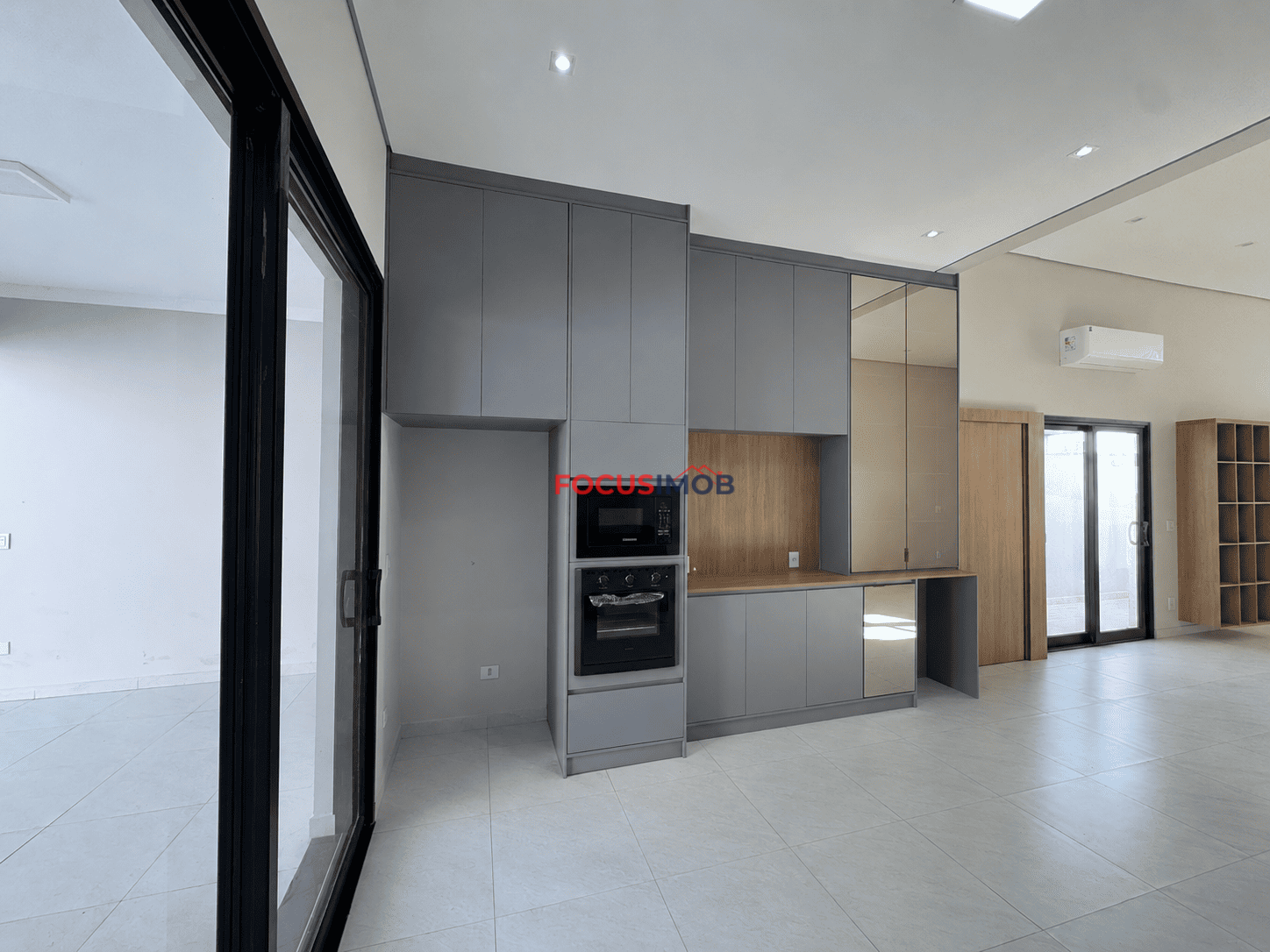 Oportunidade no Residencial Vila Toscana! Casa Moderna com Closet, Planejados e Área Gourmet
