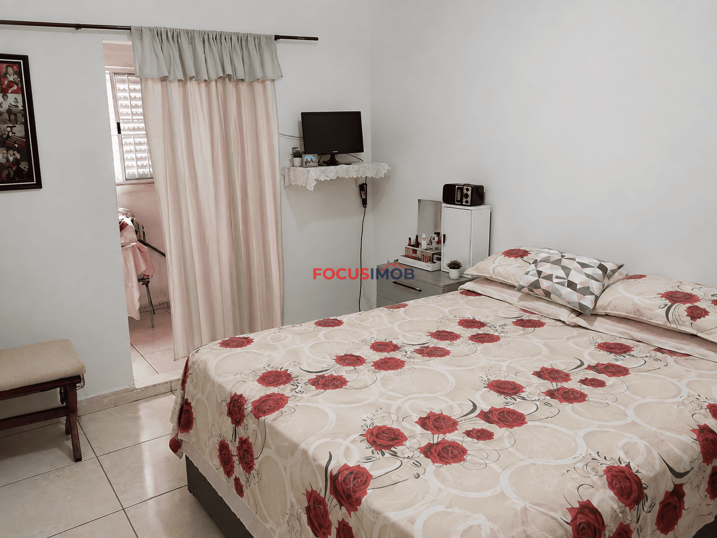 Casa com 2 Dormitórios, Churrasqueira e 2 Vagas de Garagem à Venda – 88 m²