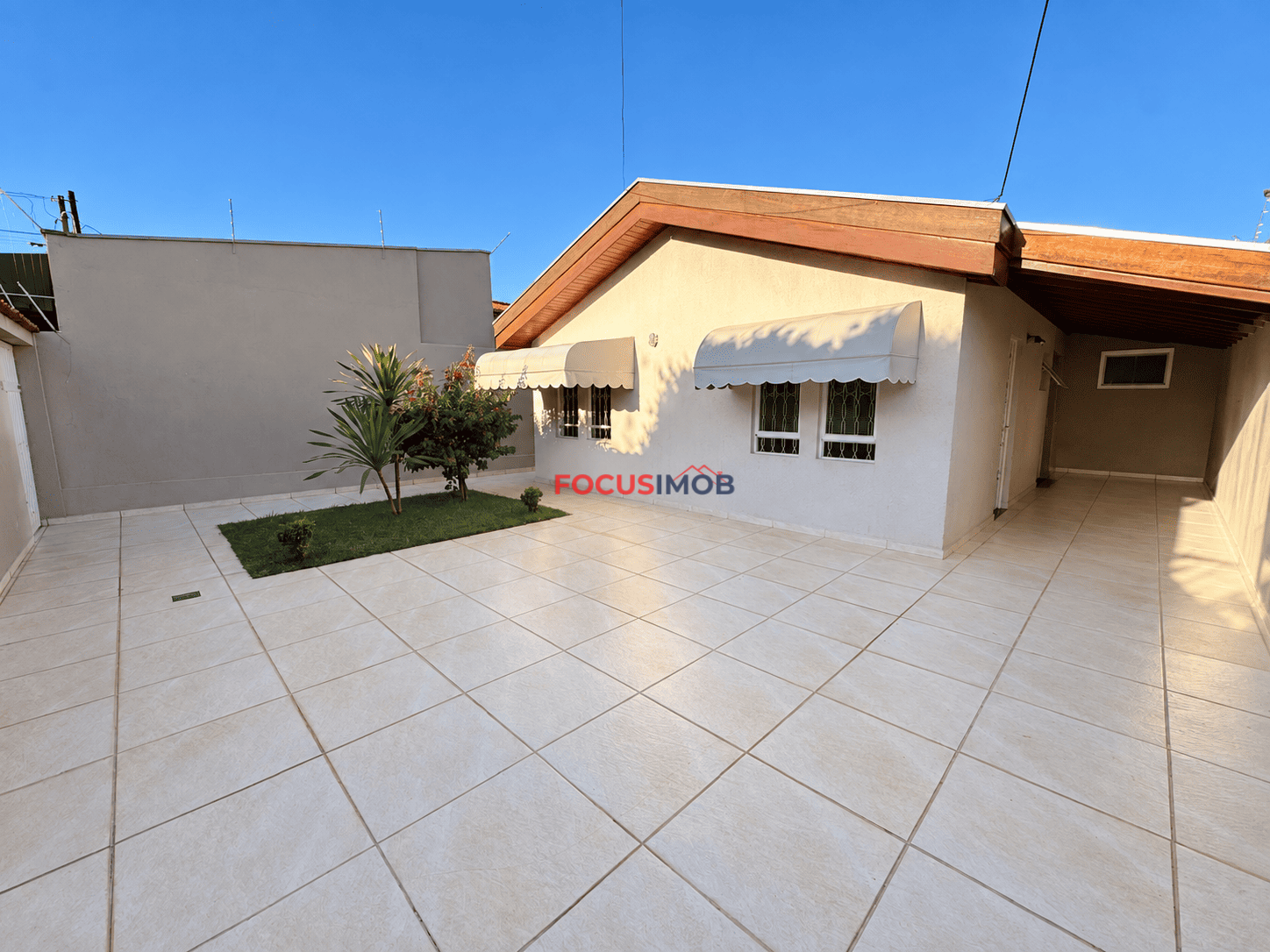 Casa à Venda no Jardim Fantinato – 2 Dormitórios, Suíte e Amplo Quintal
