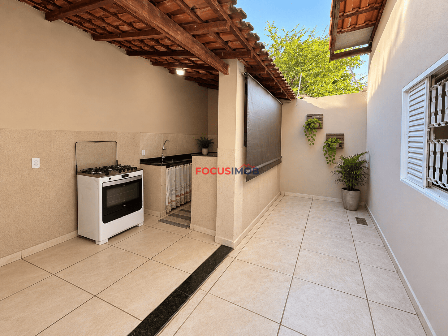 Casa à Venda no Jardim Fantinato – 2 Dormitórios, Suíte e Amplo Quintal