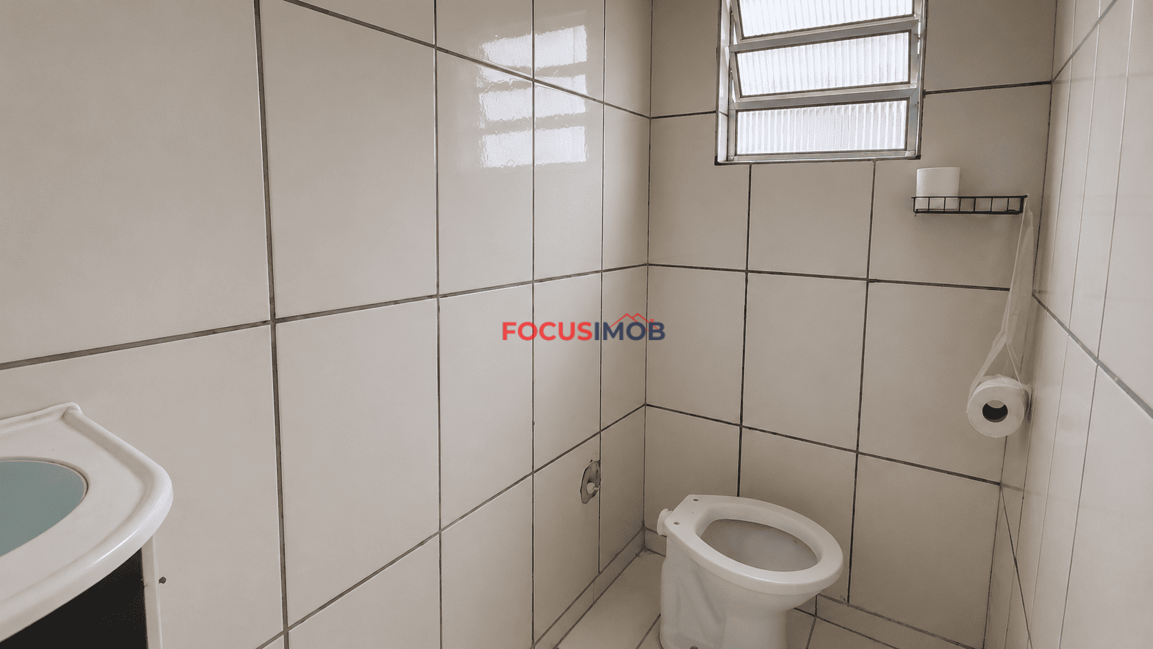 Casa à Venda com 4 Quartos sendo 2 Suítes e 190 m² de Área Construída