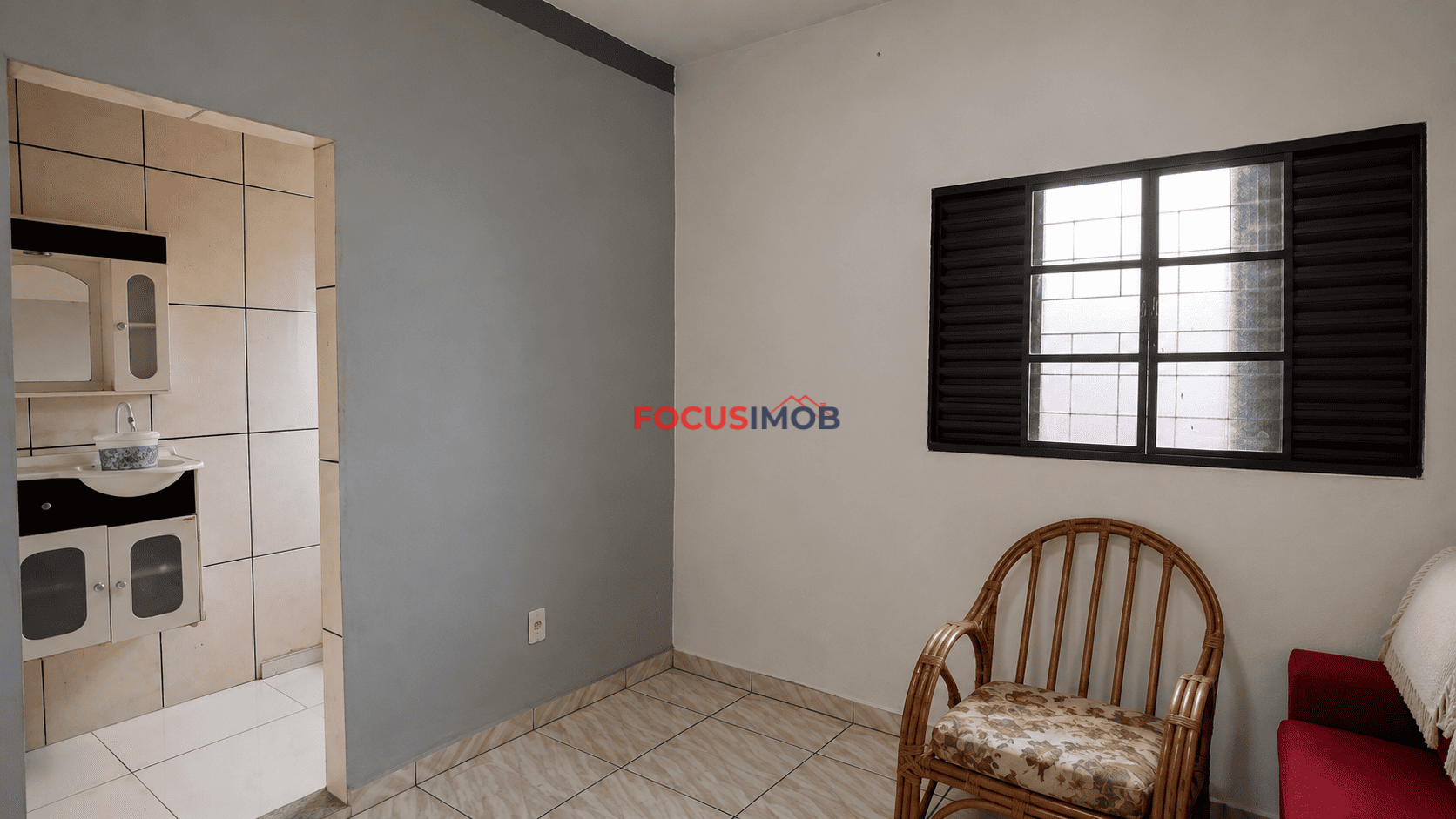 Casa à Venda com 4 Quartos sendo 2 Suítes e 190 m² de Área Construída