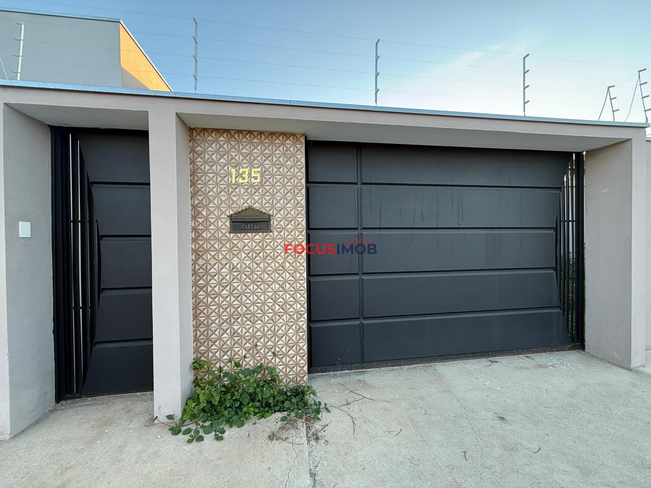 Casa Moderna no Jd. Esplanada | 3 Dormitórios (1 Suíte) a 5 Minutos do Centro