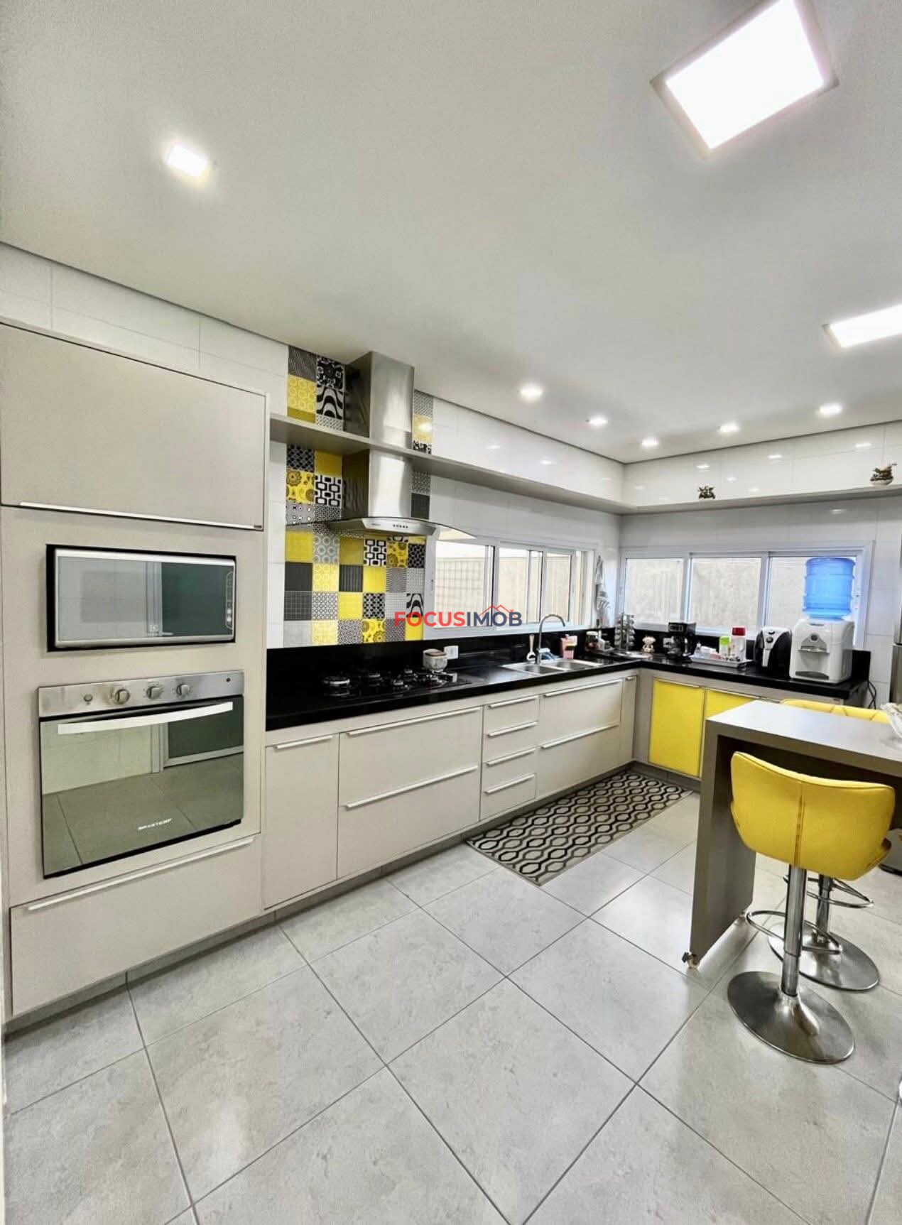 Lindo Sobrado no  Condomínio Europa - Mogi Guaçu -  4 Dormitórios