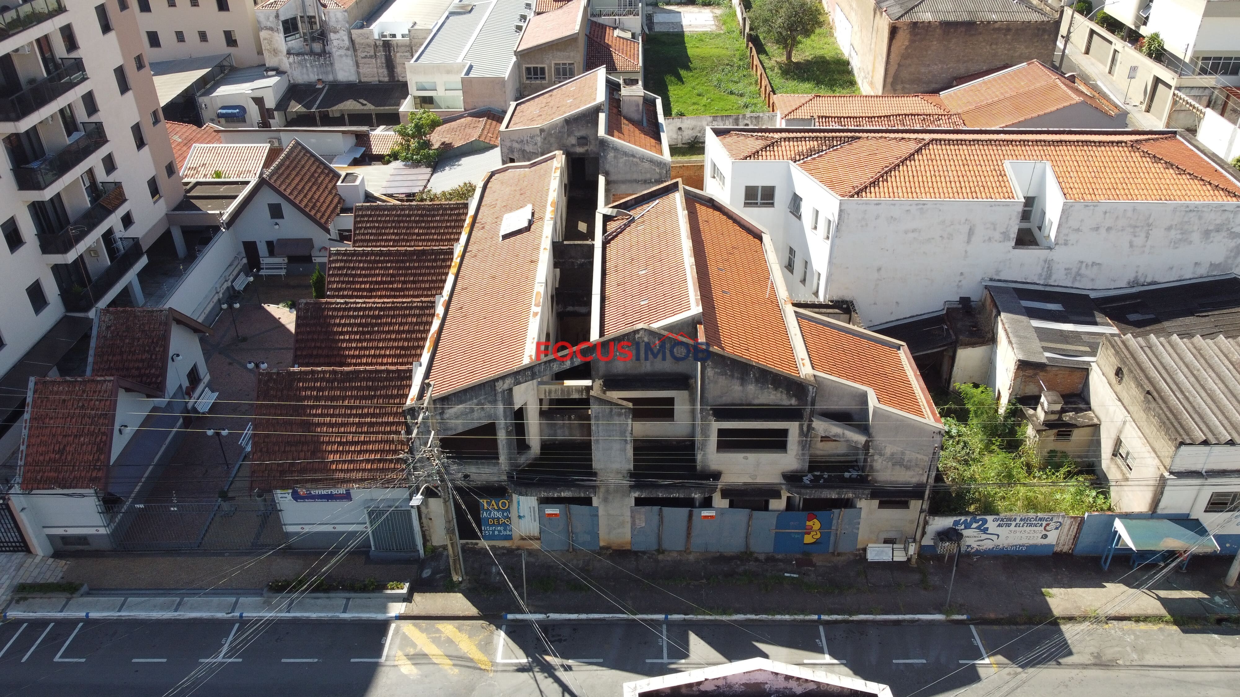 Prédio Comercial no Centro de Itapira - 3 Rendas Garantida! Salas, Lojas ou Airb