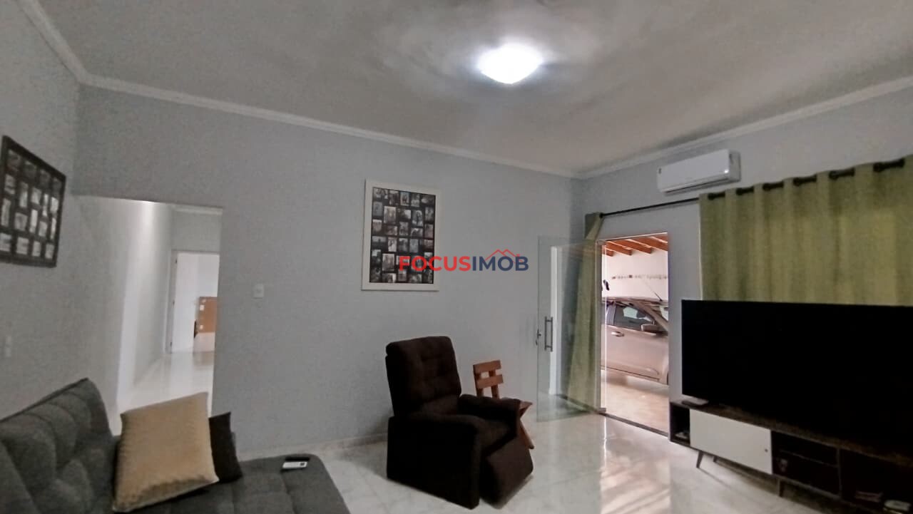 Linda casa na Estiva Gerbi - Jardim Lody-