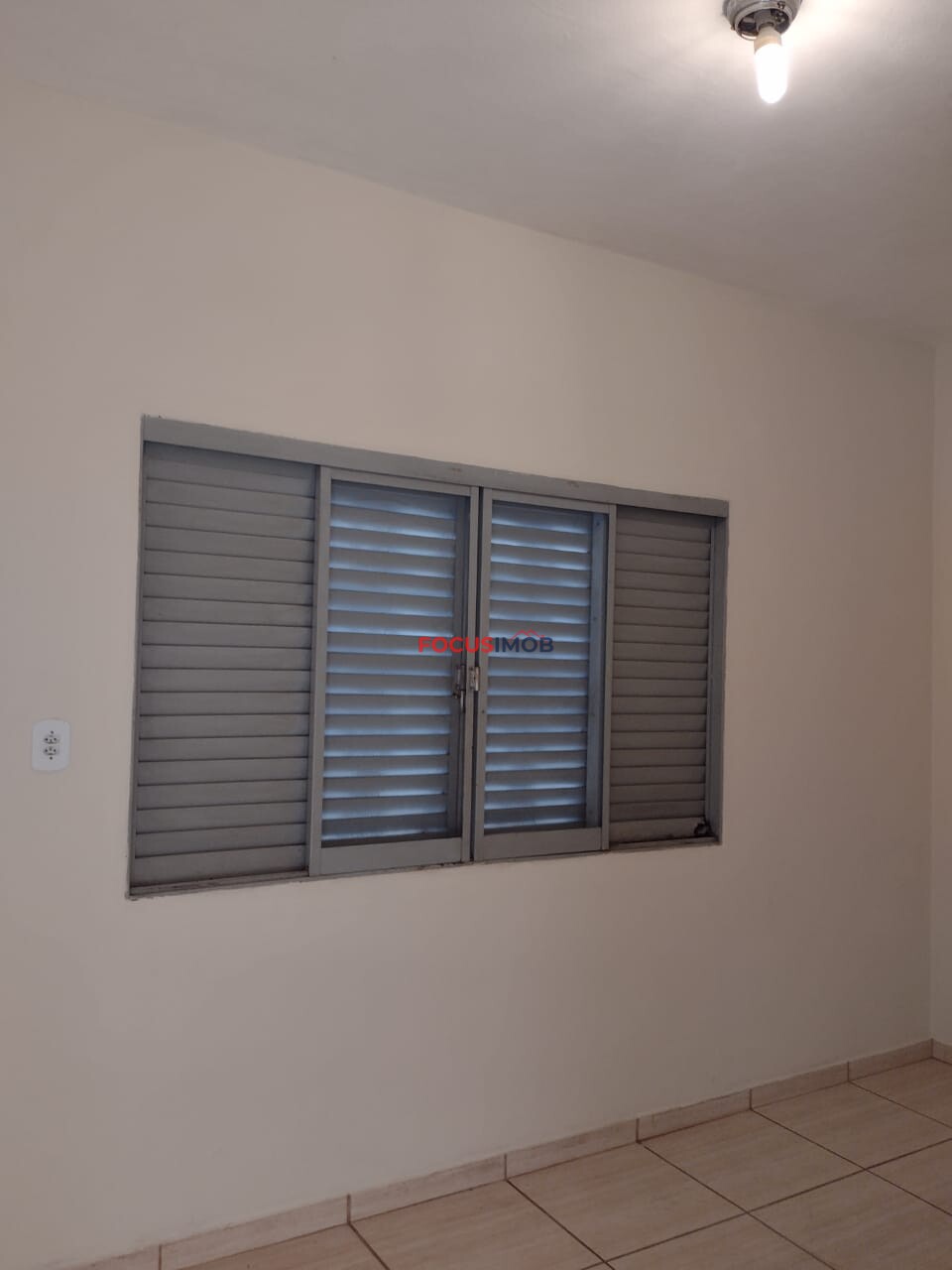 Casa na Vila São Carlos -Mogi Guaçu com edícula .