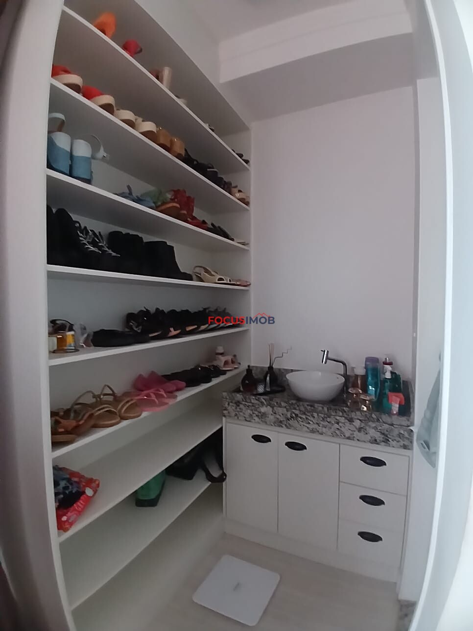 Lindo Apartamento com Planejados - Condomínio Portal Jardim das Zinias - 1 Suíte + Lazer Completo