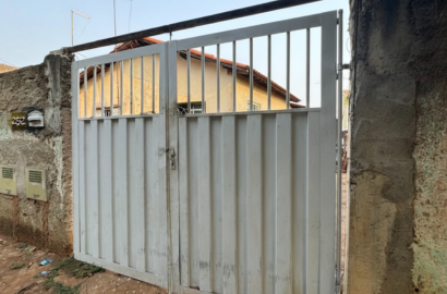 Casa para reforma em Avenida principal Jardim Novo - terreno 300m2