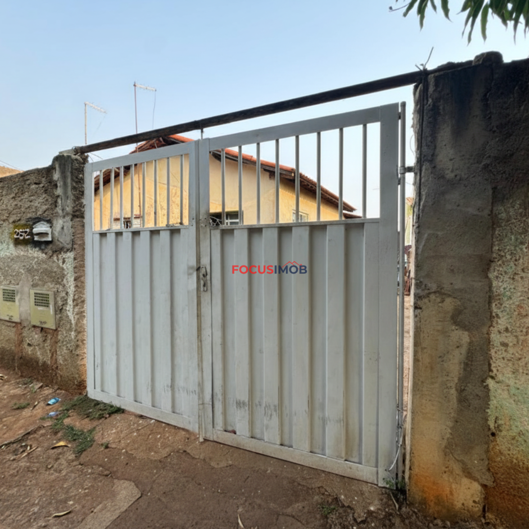 Casa para reforma em Avenida principal Jardim Novo - terreno 300m2