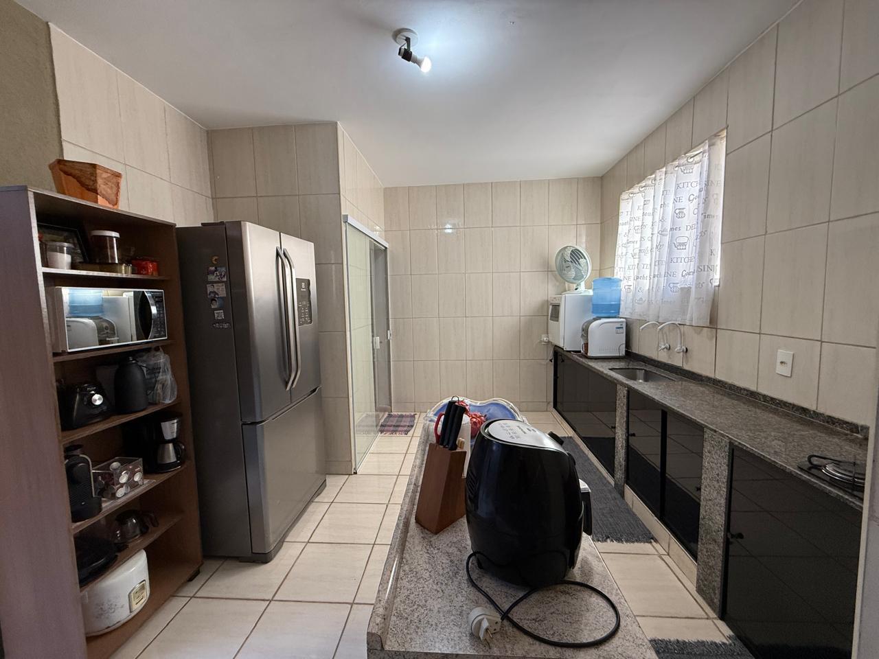 CASA À VENDA COM ÁREA GOURMET E PISCINA ACERTA PERMUTA EM CHACARA