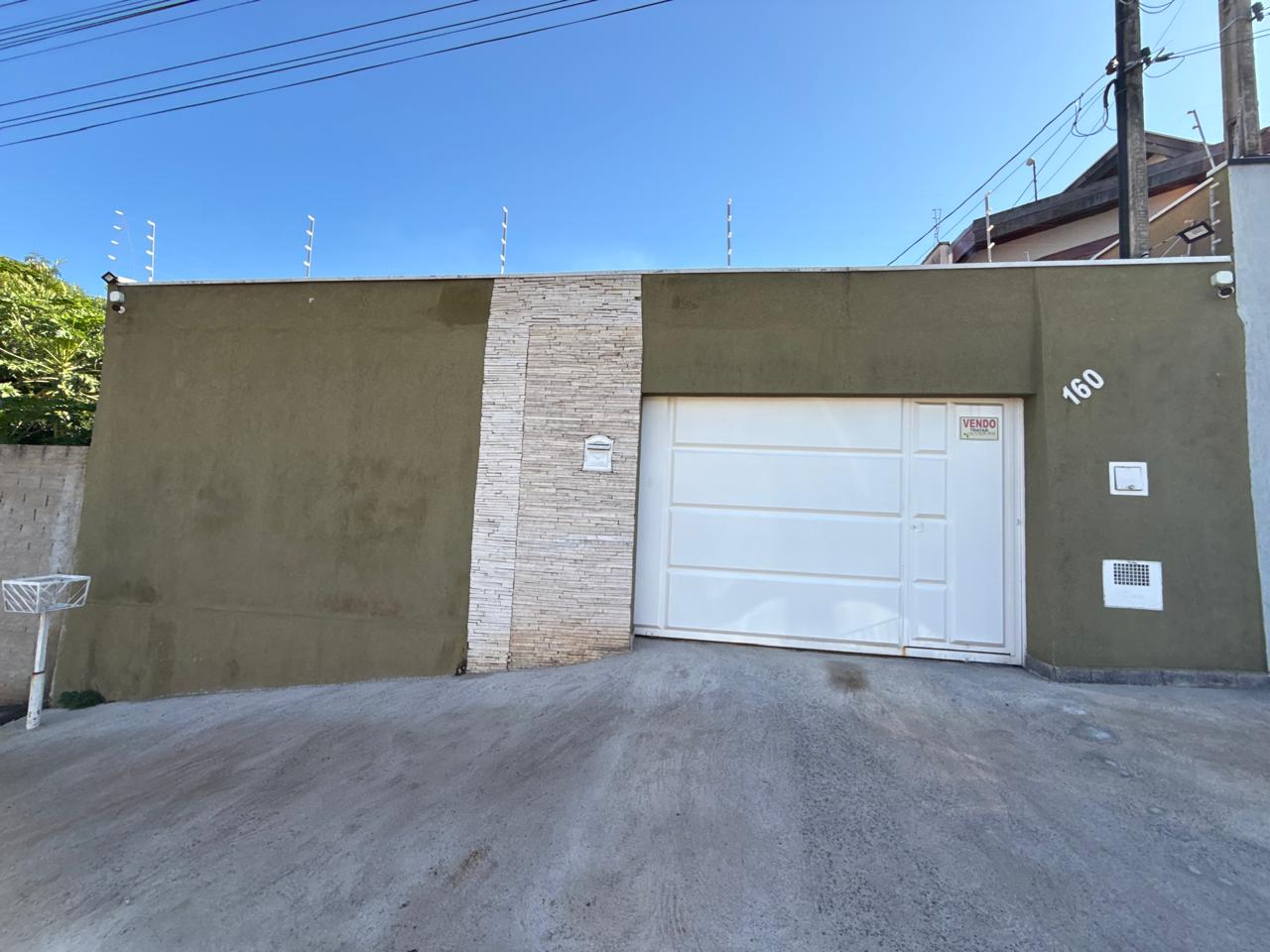 CASA À VENDA COM ÁREA GOURMET E PISCINA ACERTA PERMUTA EM CHACARA