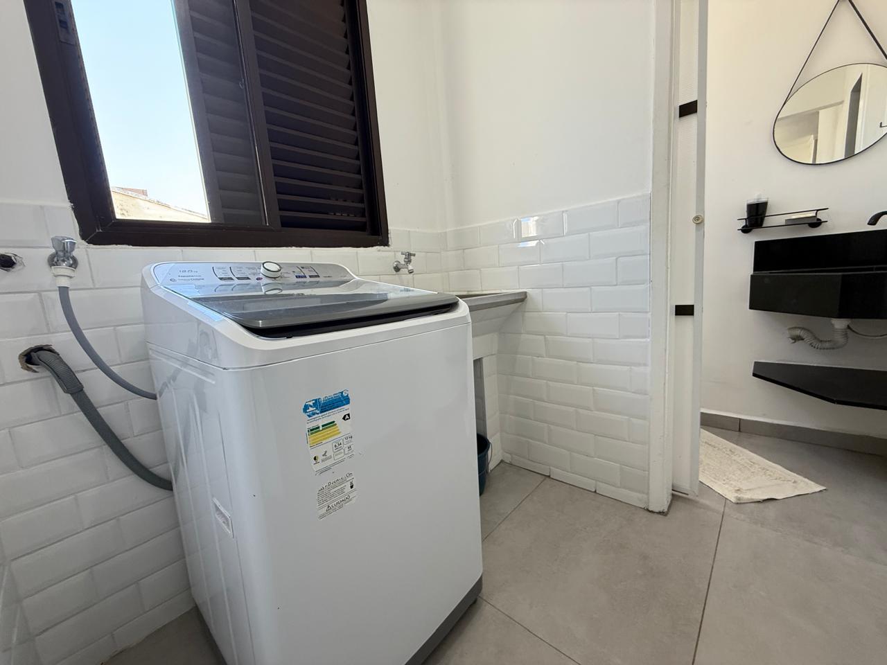 APARTAMENTO NA PRAIA ENSEADA GUARUJA À VENDA ACEITA PERMUTA COM CHÁCARA.