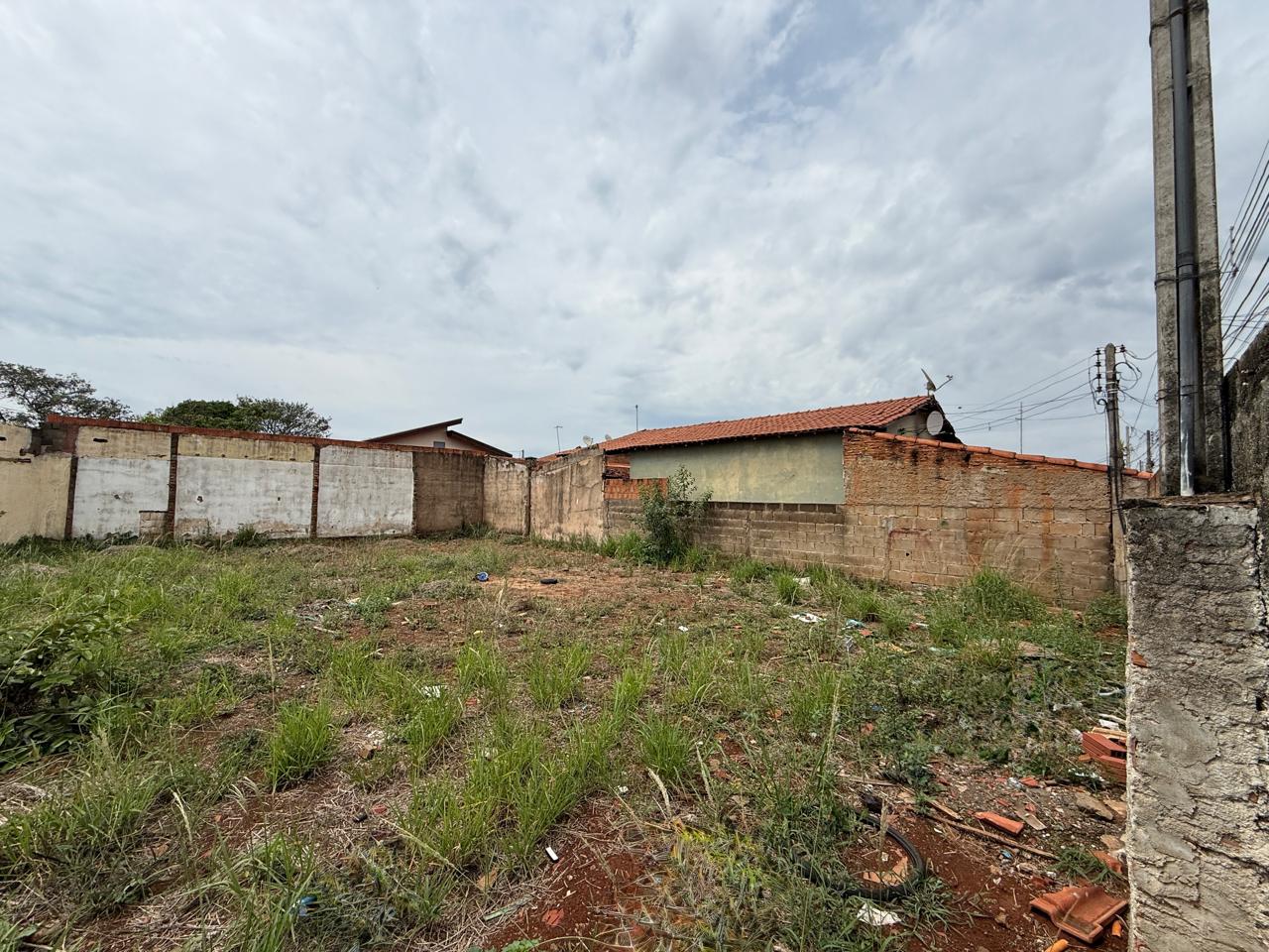 TERRNO À VENDA PROXIMO SENAI MOGI GUAÇU 329 METROS