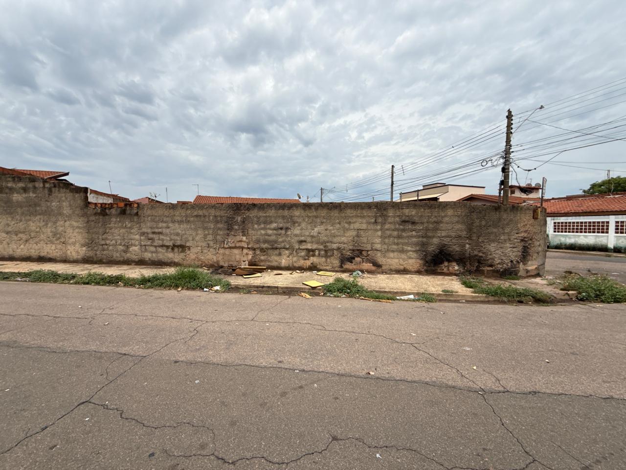 TERRNO À VENDA PROXIMO SENAI MOGI GUAÇU 329 METROS