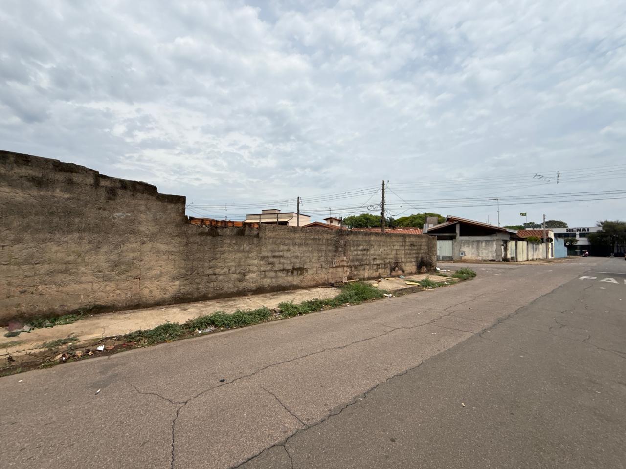 TERRNO À VENDA PROXIMO SENAI MOGI GUAÇU 329 METROS