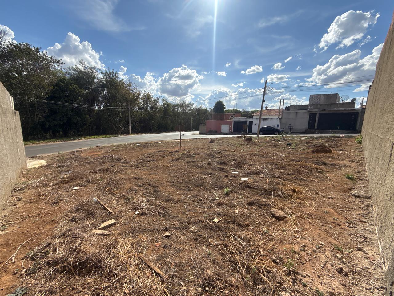 Terreno Jardim Santa Cruz: 325 m², Ótimo Preço!