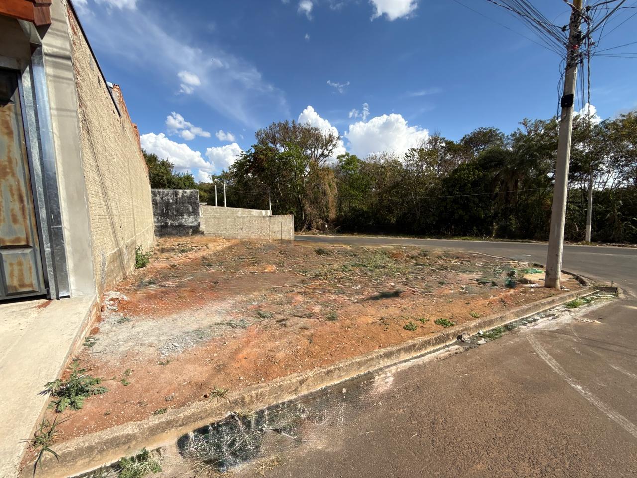 Terreno Jardim Santa Cruz: 325 m², Ótimo Preço!