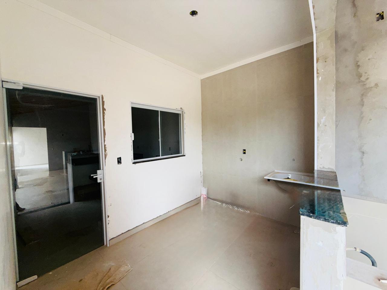 CASA À VENDA CONDOMÍNIO TERRAS DA CACHOEIRA ESTUDA POSSIBILIDADE DE PERMUTA EM APARTAMENTO.