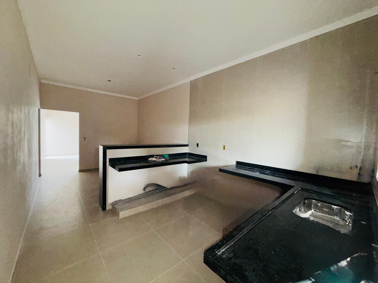 CASA À VENDA CONDOMÍNIO TERRAS DA CACHOEIRA ESTUDA POSSIBILIDADE DE PERMUTA EM APARTAMENTO.