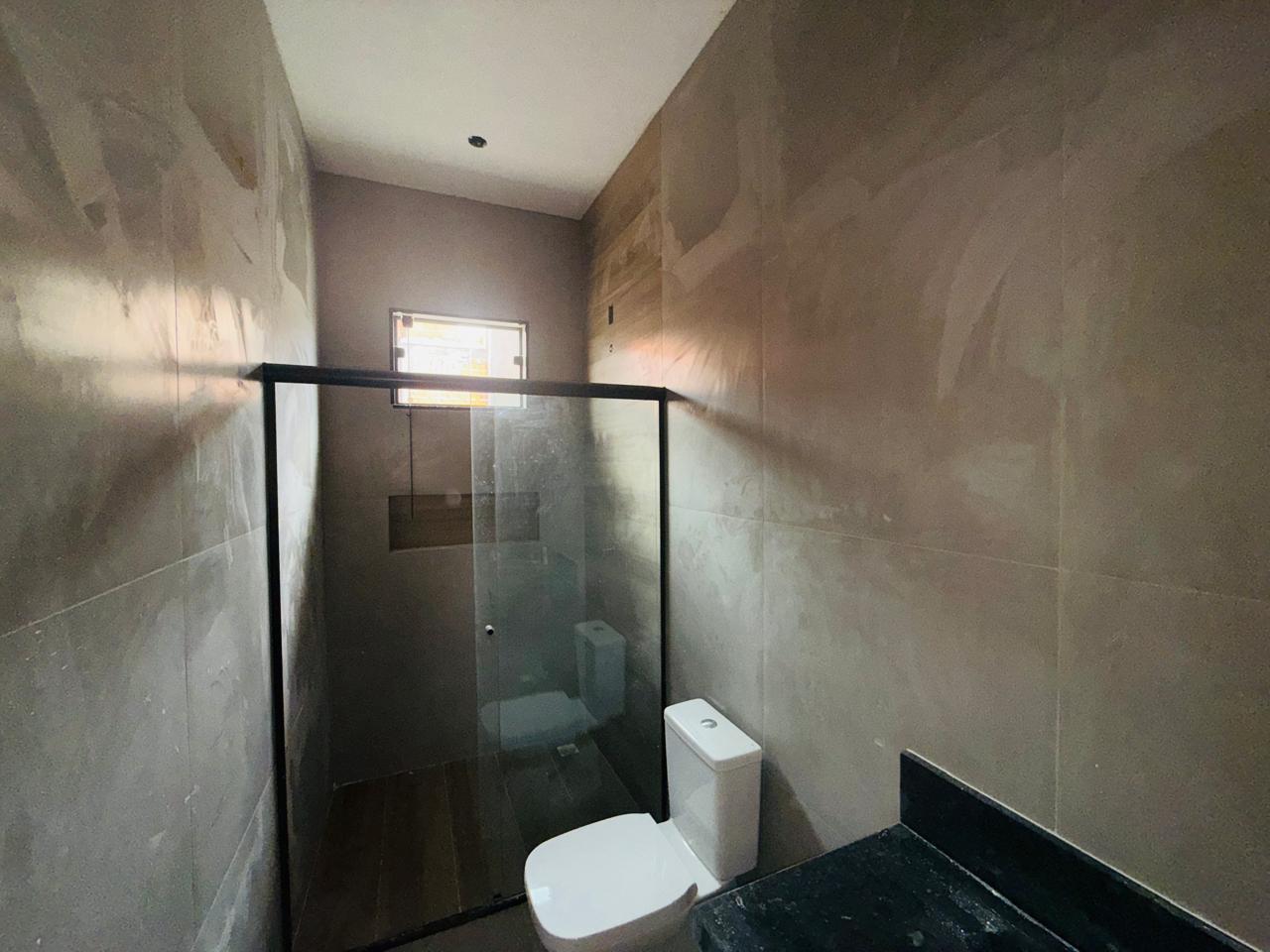 CASA À VENDA CONDOMÍNIO TERRAS DA CACHOEIRA ESTUDA POSSIBILIDADE DE PERMUTA EM APARTAMENTO.