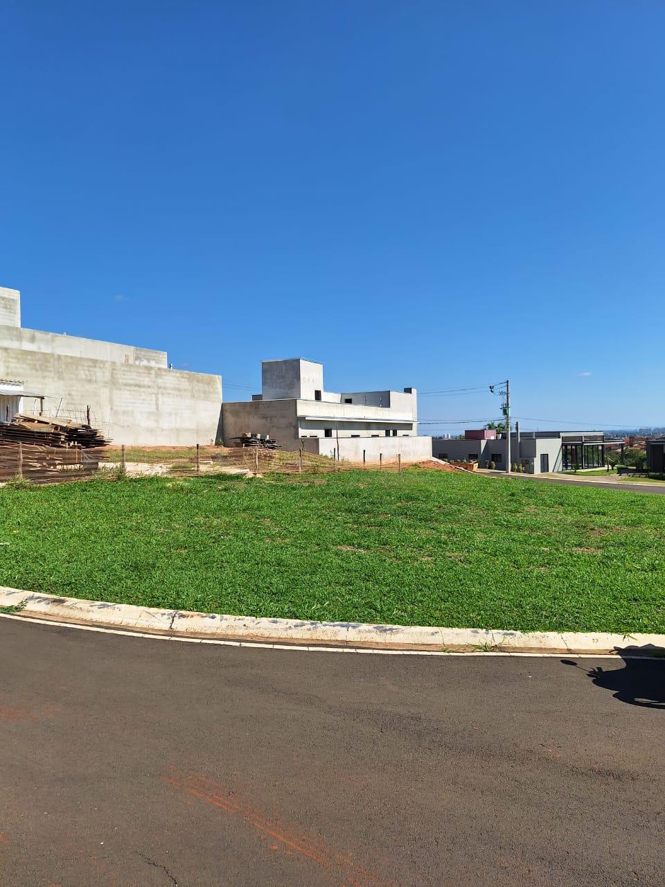 TERRENO À VENDA NO MORRO VERMELHO 2