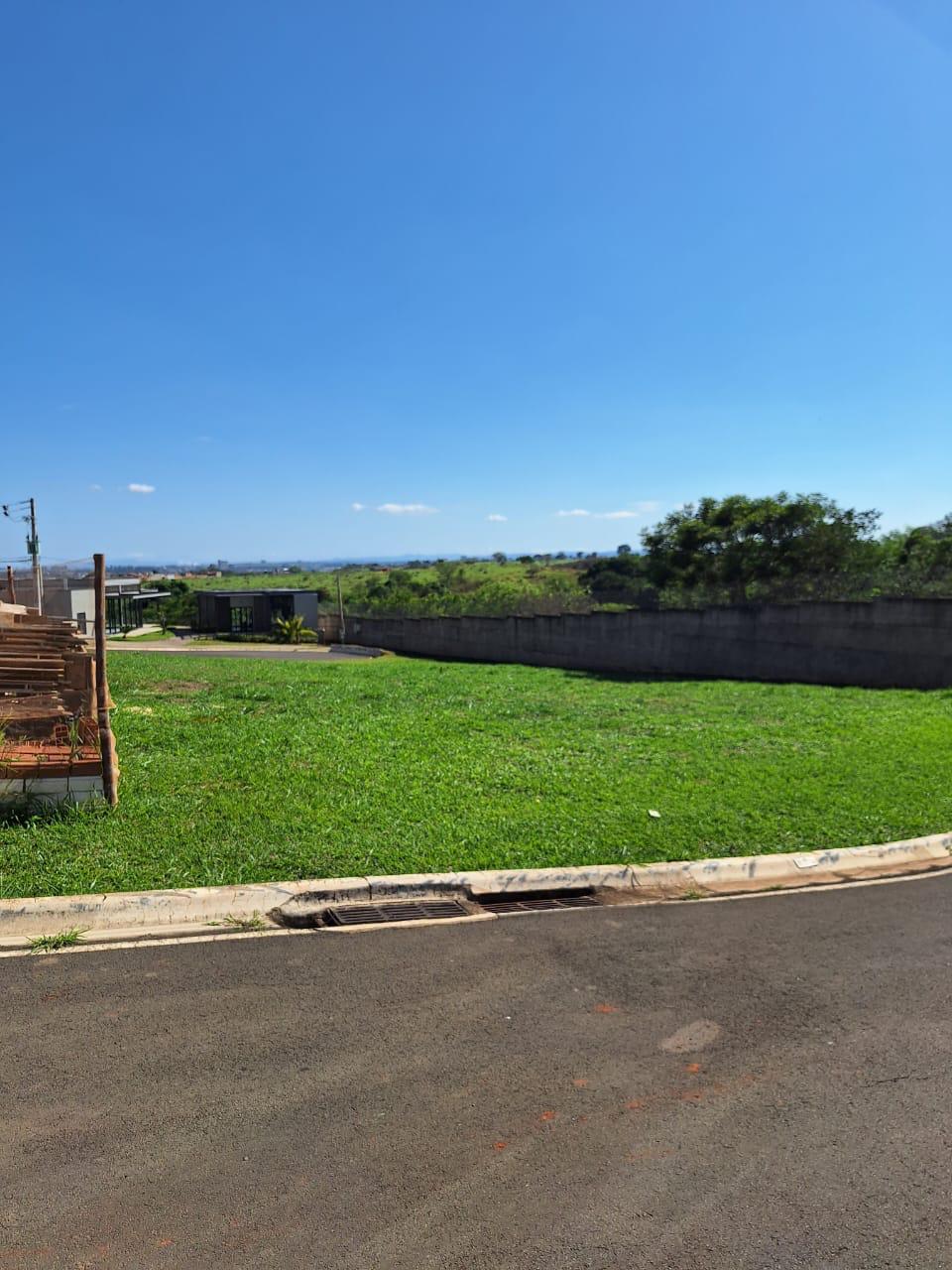 TERRENO À VENDA NO MORRO VERMELHO 2