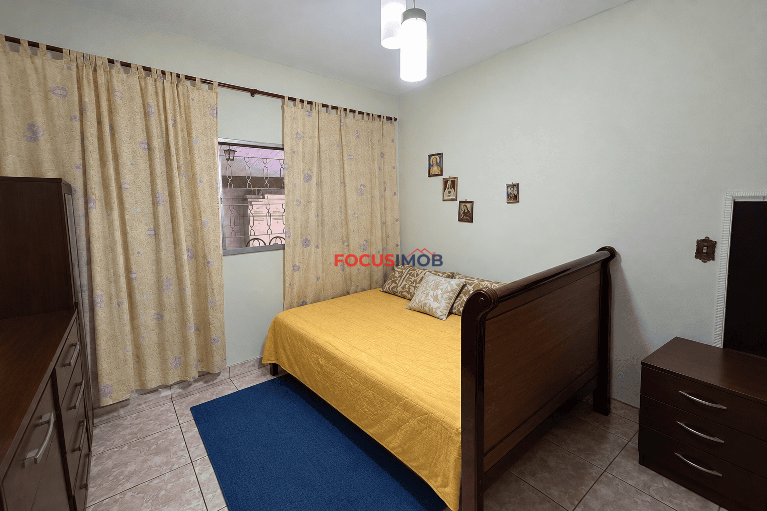 Excelente oportunidade duas casas independentes, ideal para investidores.