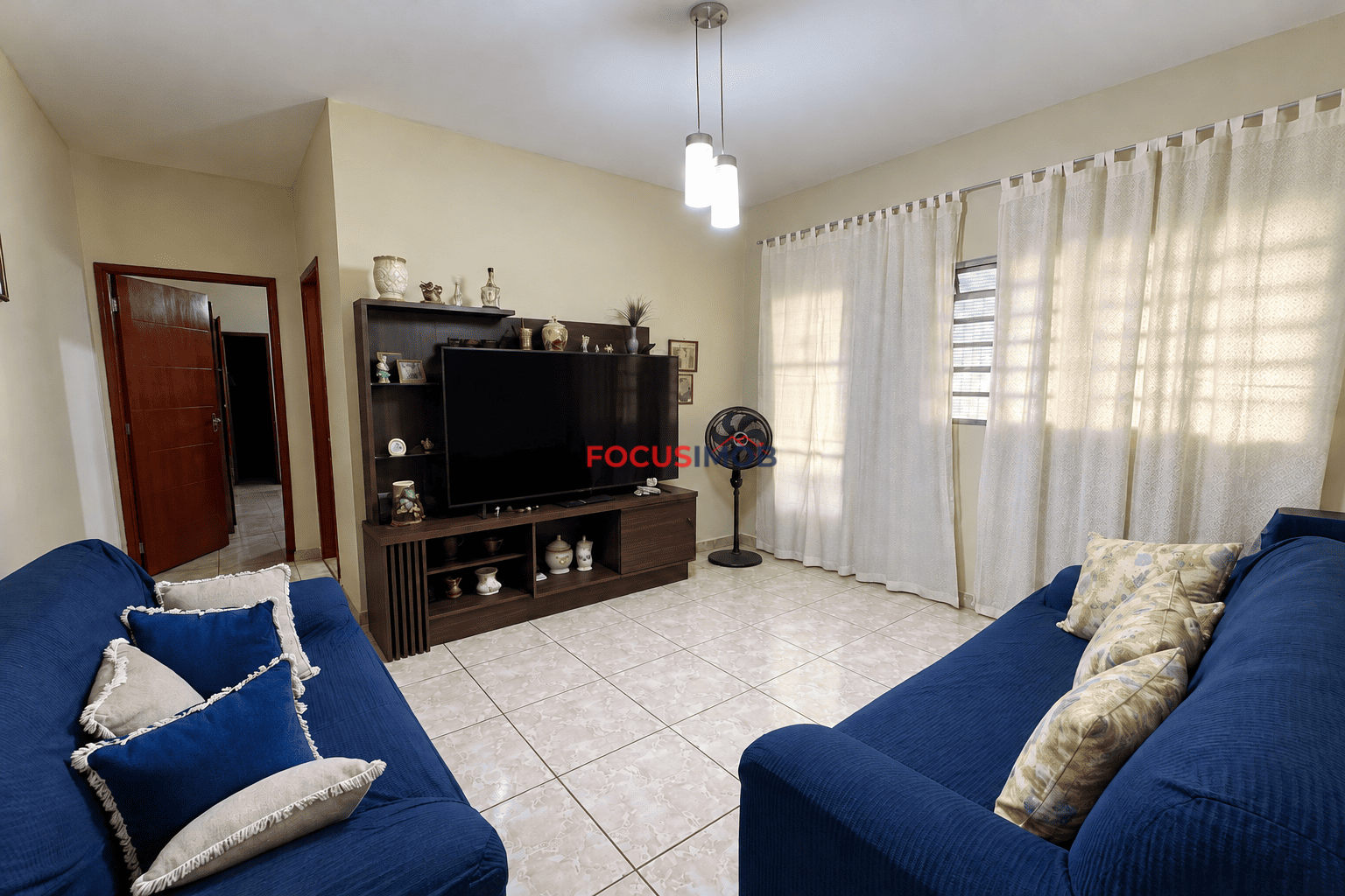 Excelente oportunidade duas casas independentes, ideal para investidores.