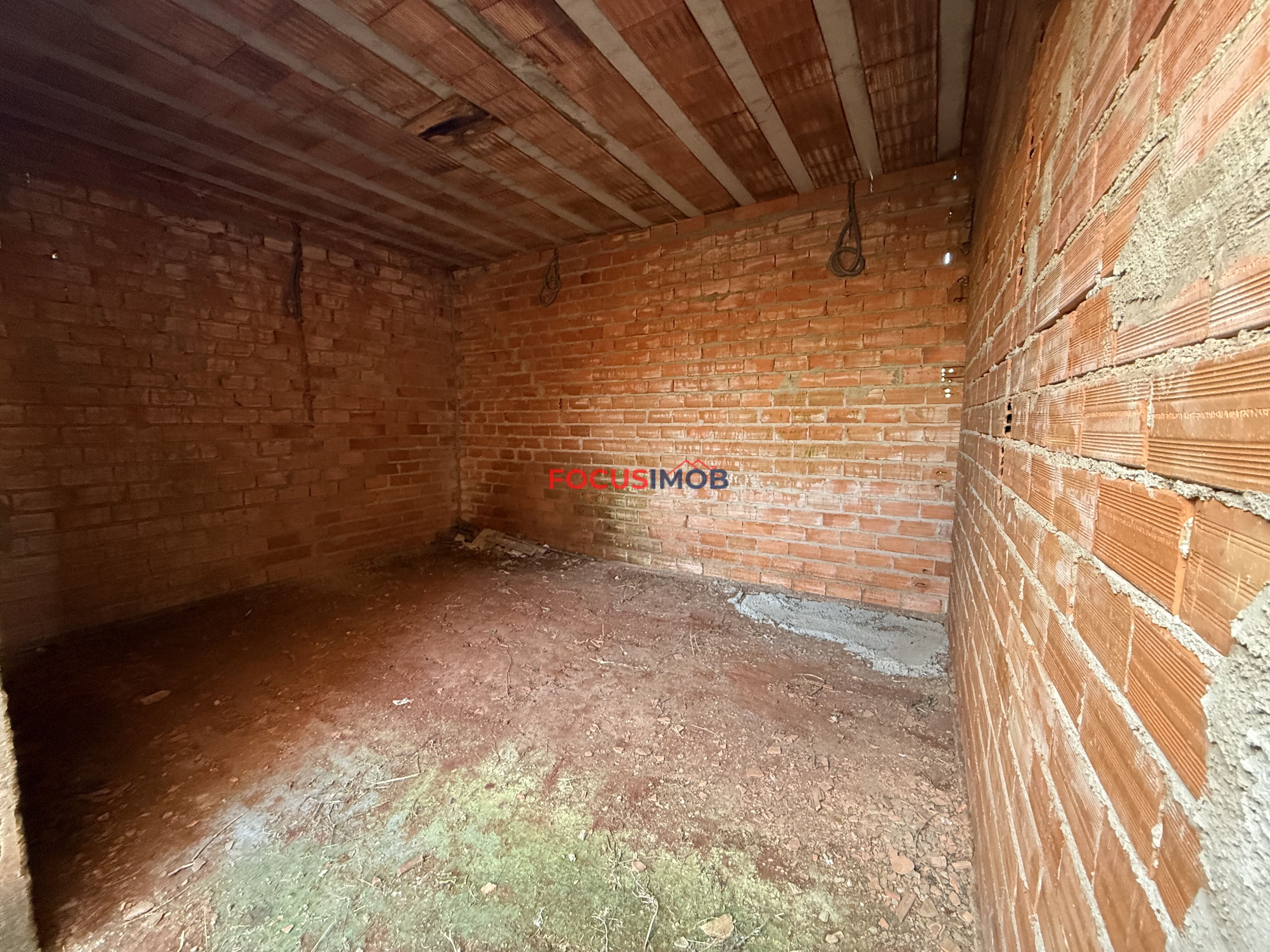 VENDE-SE – DUAS CASAS EM CONSTRUÇÃO NO MESMO TERRENO | BAIRRO SAKAIDA – MOGI GUAÇU/SP