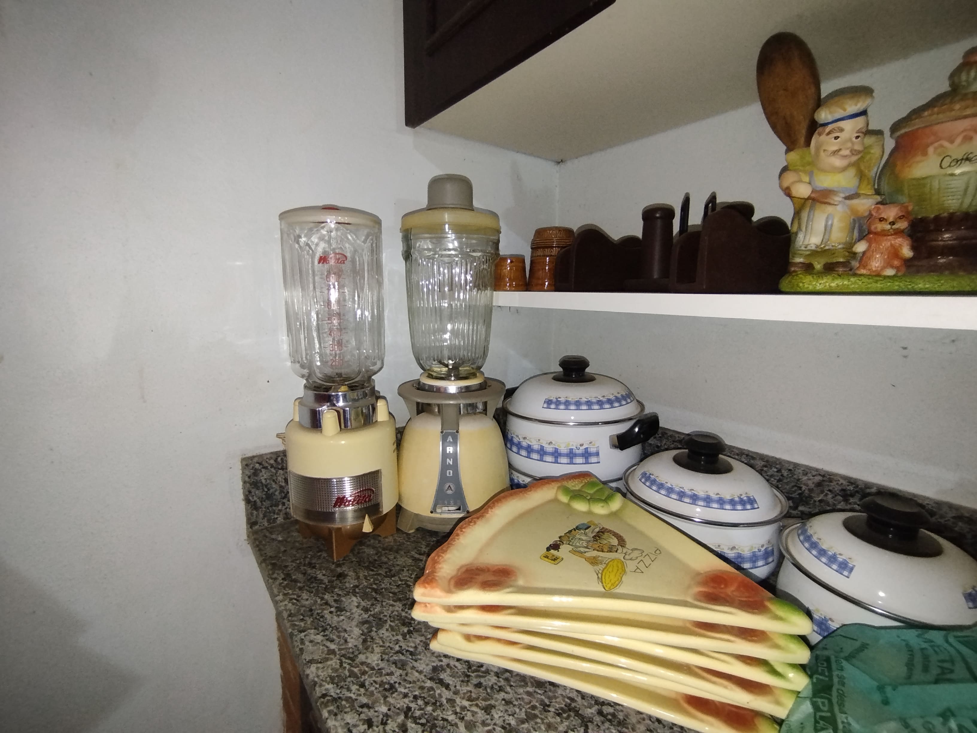 Sítio com casa colonial em excelente localização