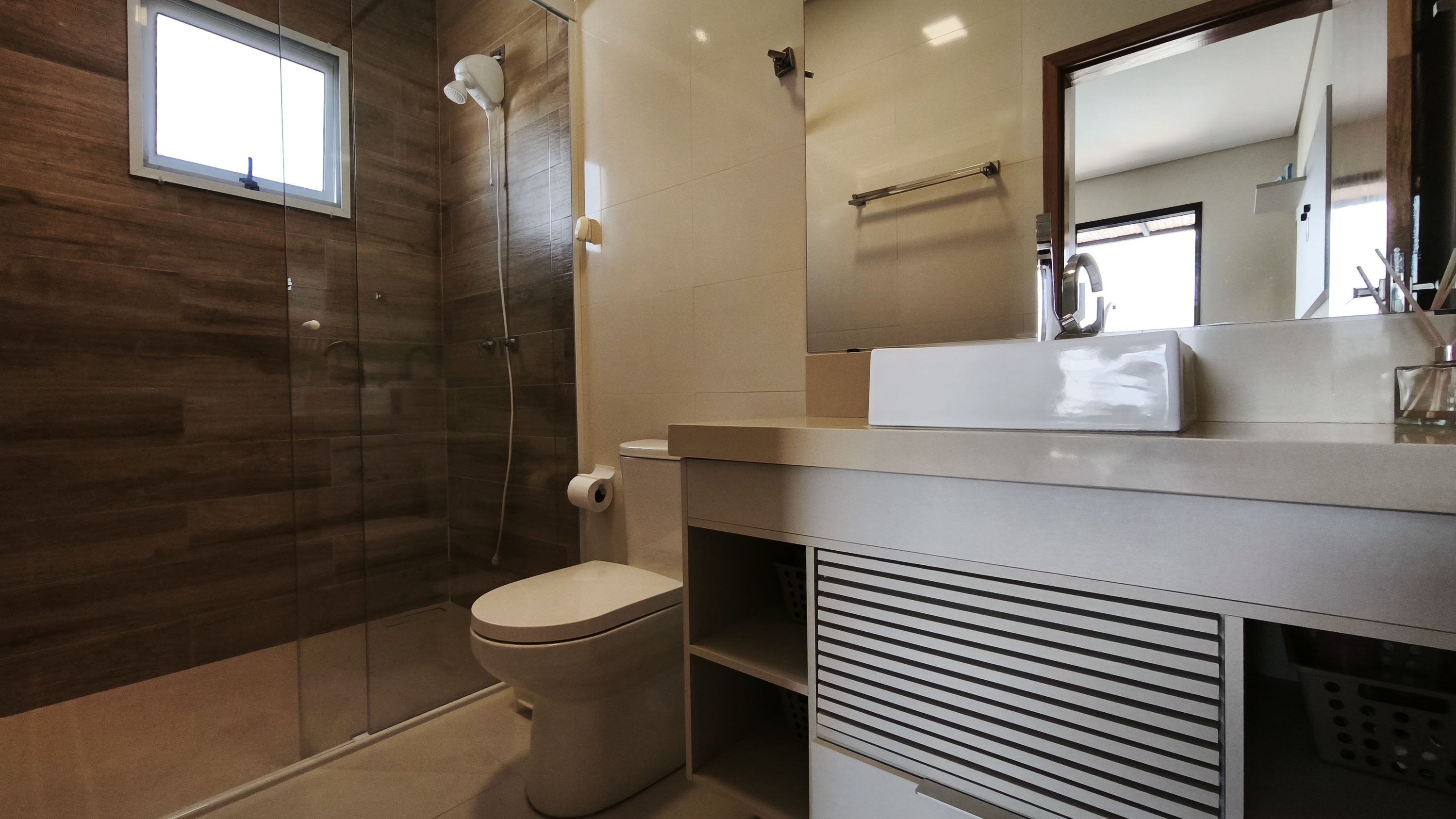 OPORTUNIDADE ÚNICA - Excelente Casa no Circuito das Águas Paulista - Águas de Lindóia - Condomínio Fechado