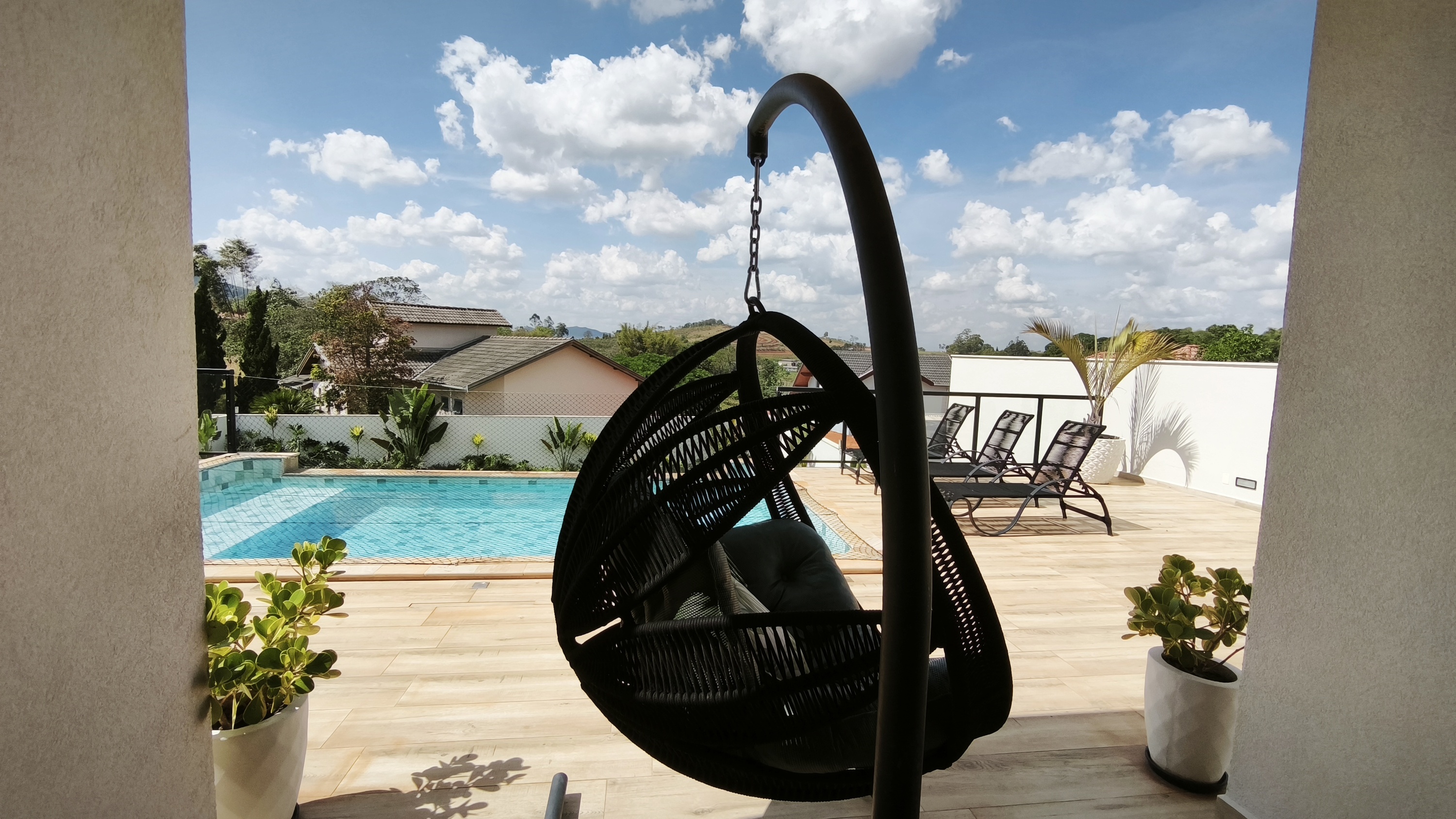 OPORTUNIDADE ÚNICA - Excelente Casa no Circuito das Águas Paulista - Águas de Lindóia - Condomínio Fechado