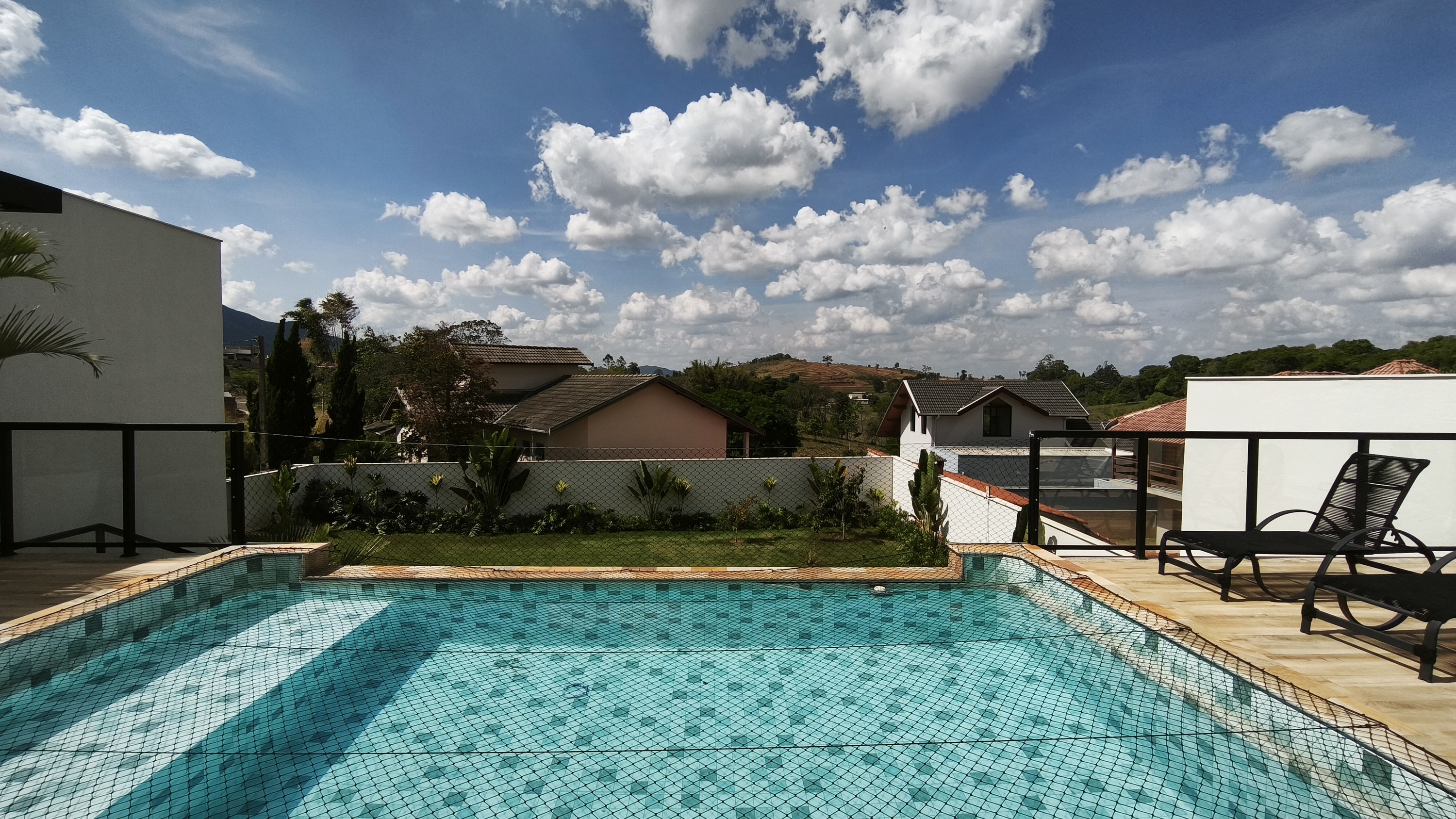 OPORTUNIDADE ÚNICA - Excelente Casa no Circuito das Águas Paulista - Águas de Lindóia - Condomínio Fechado