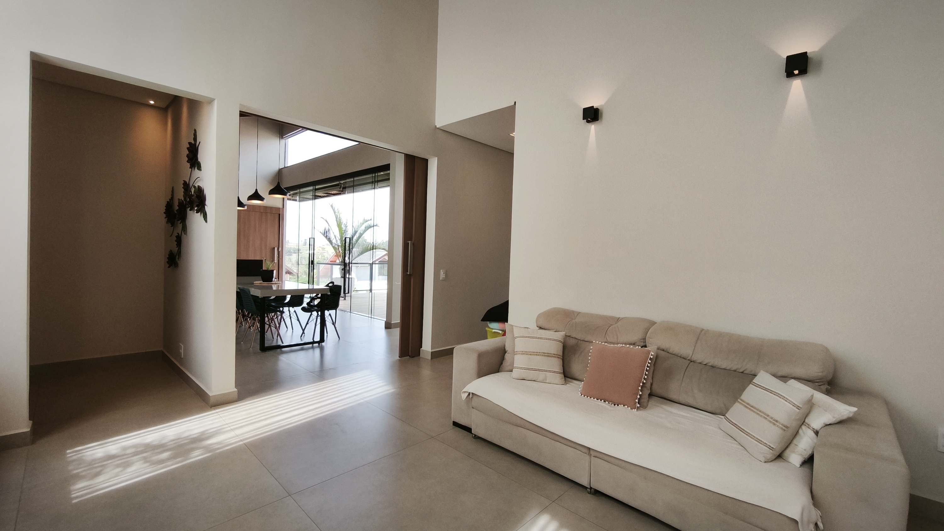 OPORTUNIDADE ÚNICA - Excelente Casa no Circuito das Águas Paulista - Águas de Lindóia - Condomínio Fechado