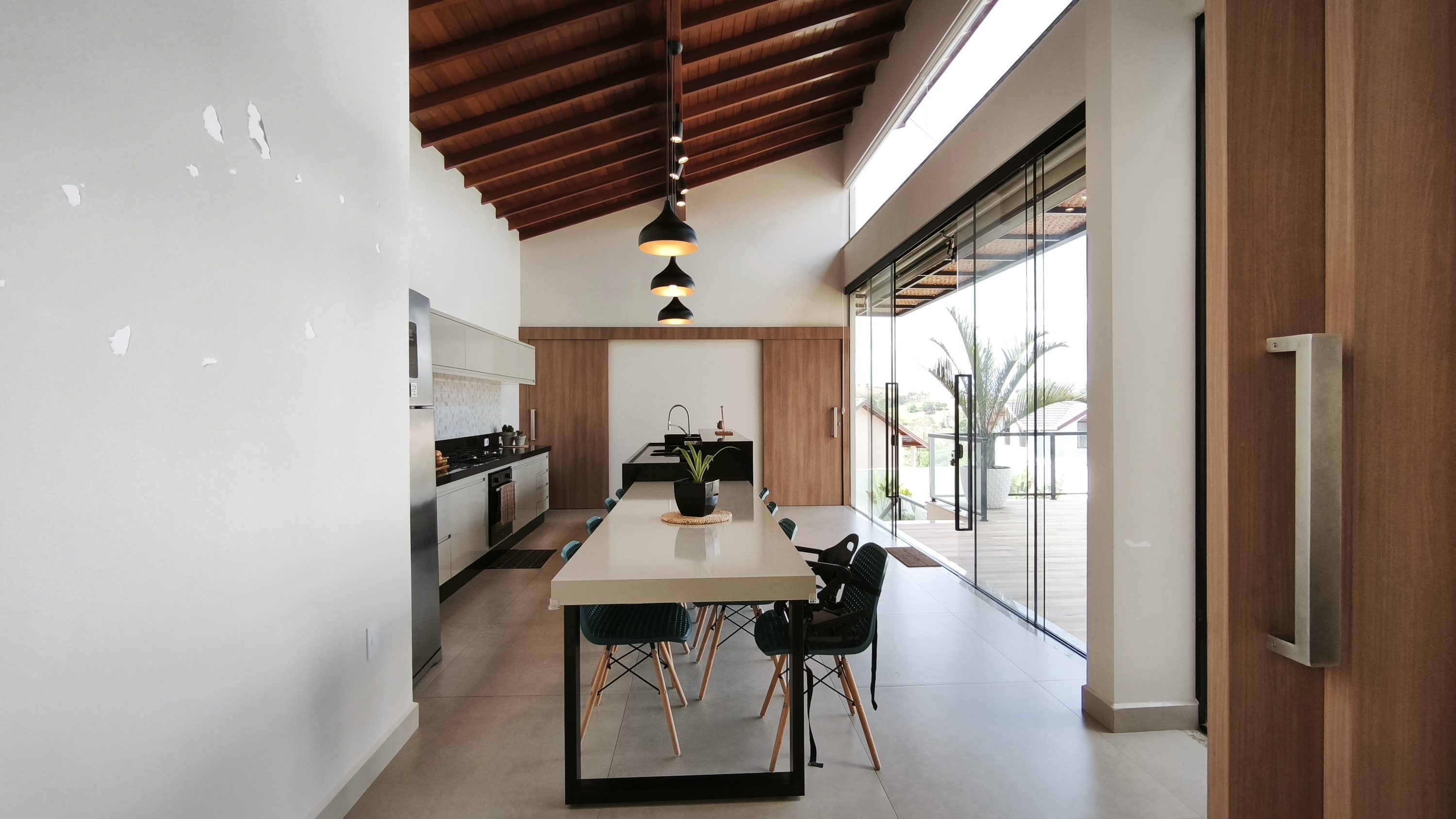 OPORTUNIDADE ÚNICA - Excelente Casa no Circuito das Águas Paulista - Águas de Lindóia - Condomínio Fechado