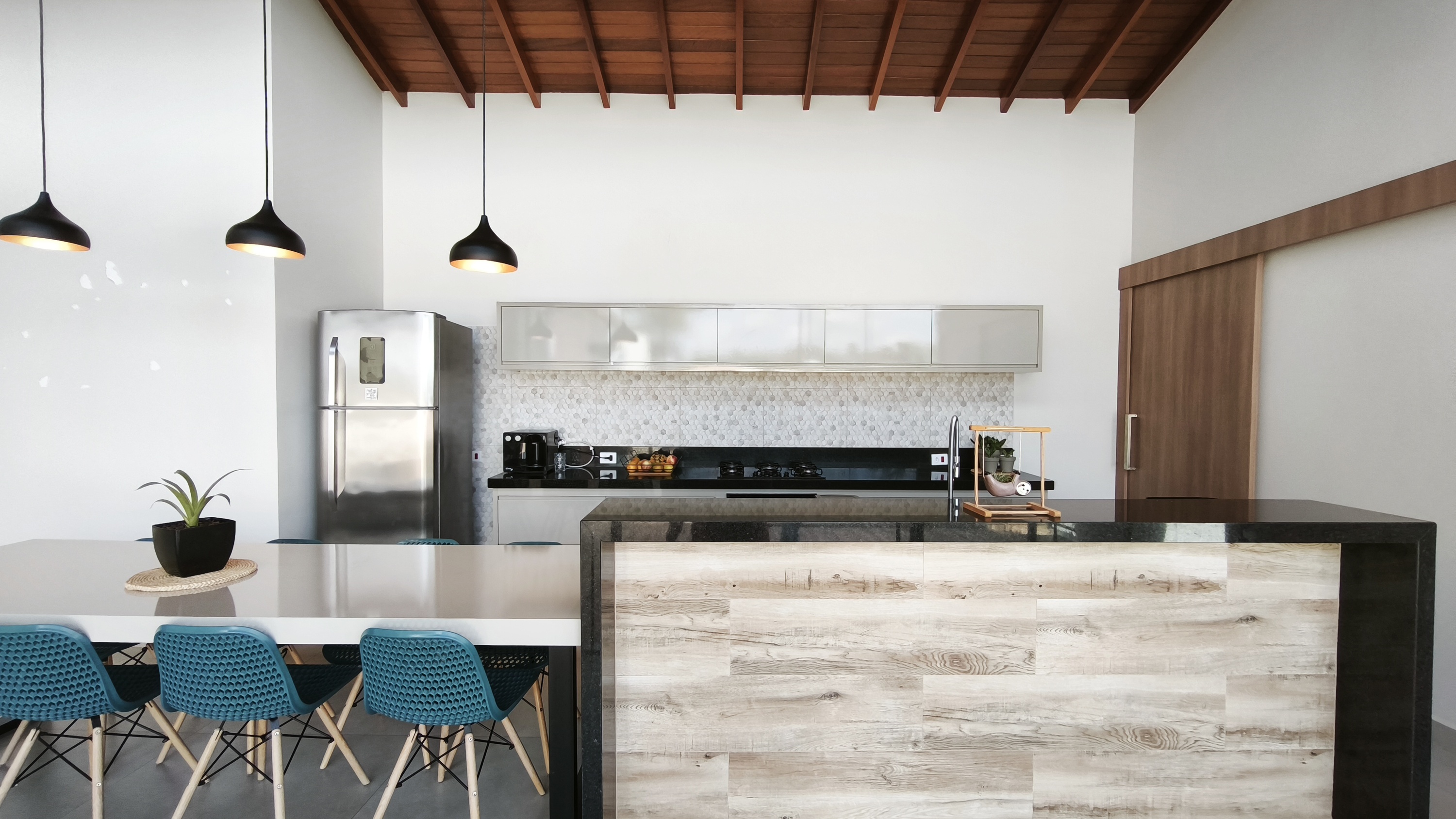 OPORTUNIDADE ÚNICA - Excelente Casa no Circuito das Águas Paulista - Águas de Lindóia - Condomínio Fechado