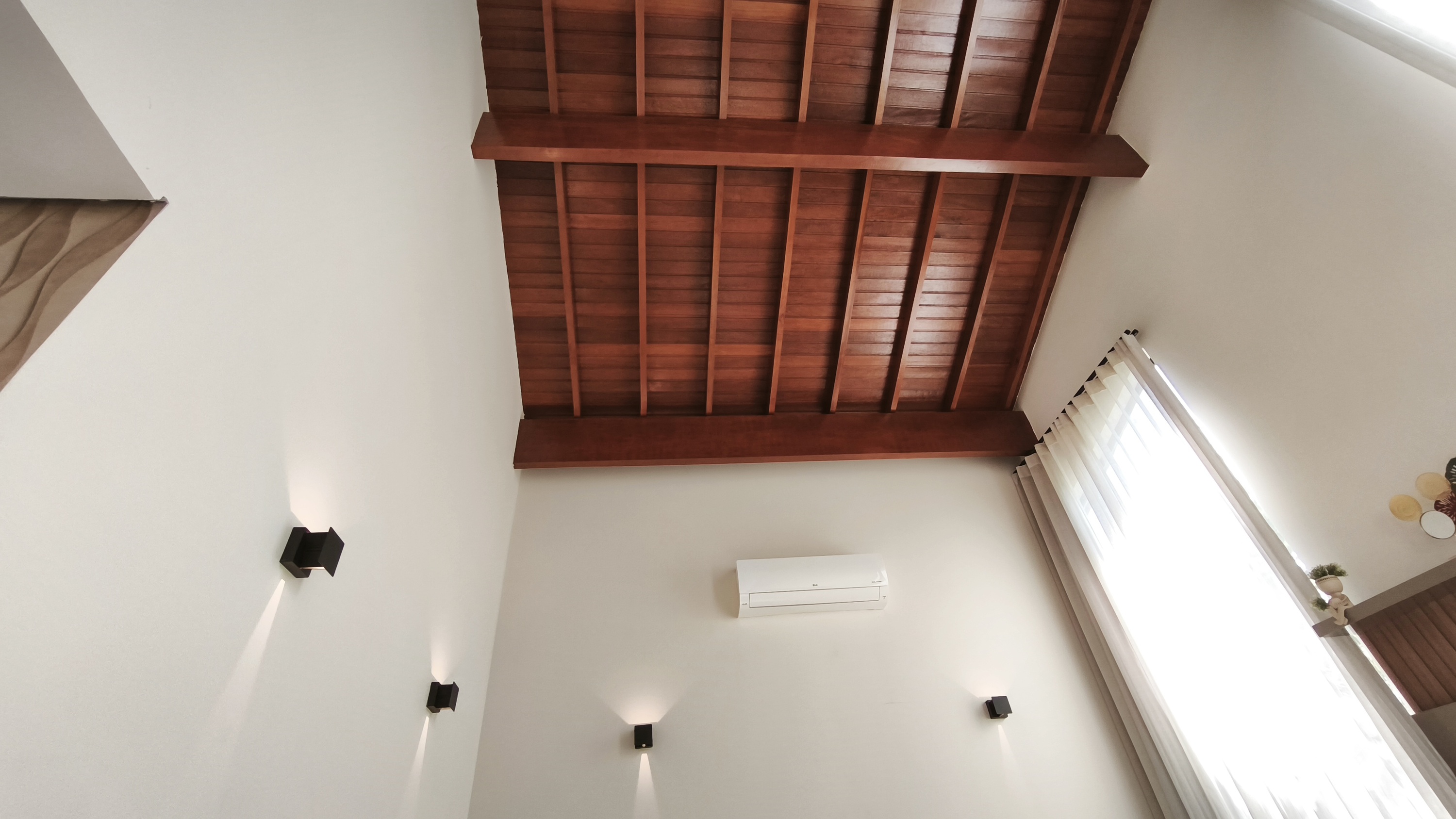 OPORTUNIDADE ÚNICA - Excelente Casa no Circuito das Águas Paulista - Águas de Lindóia - Condomínio Fechado