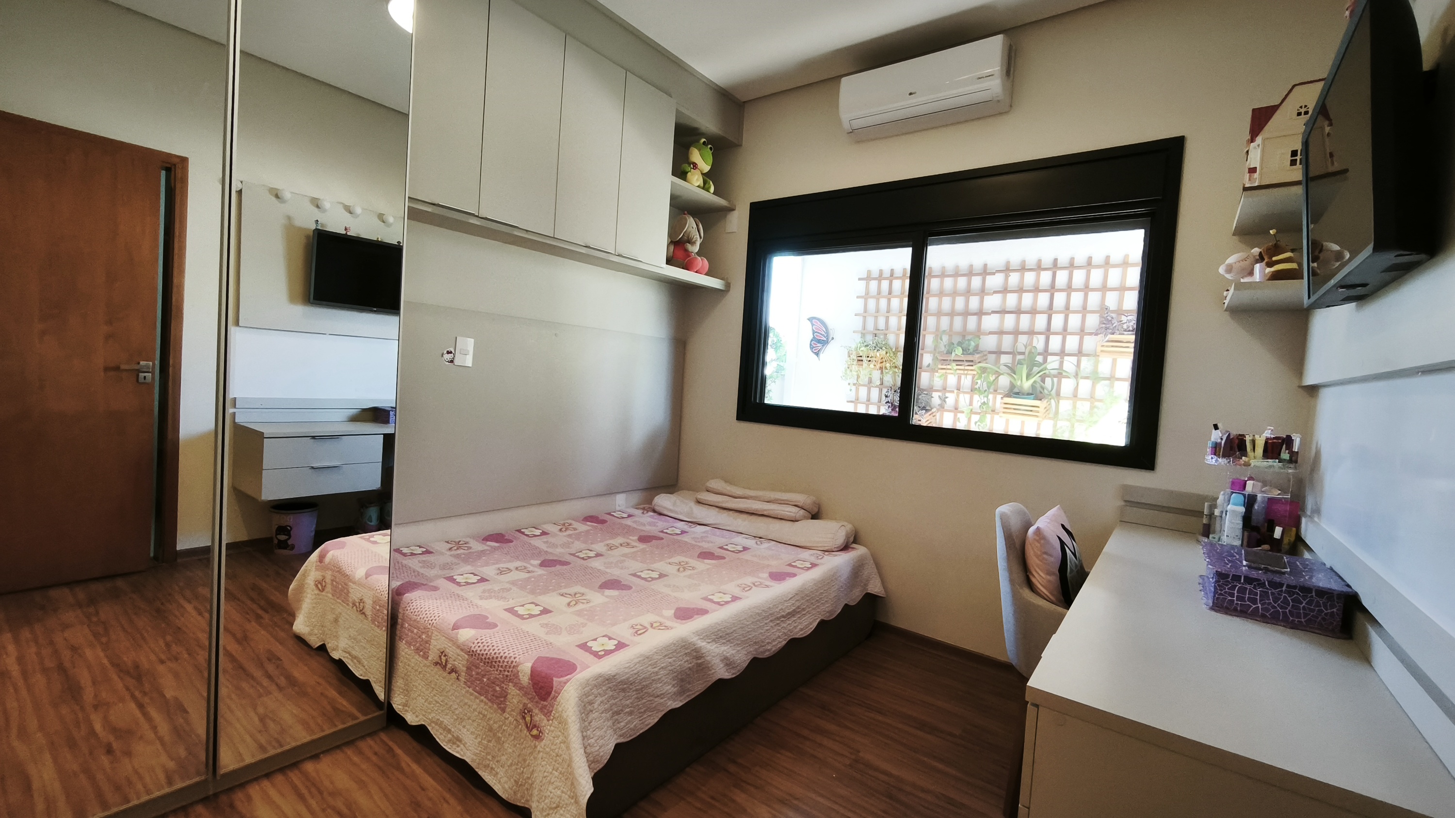 OPORTUNIDADE ÚNICA - Excelente Casa no Circuito das Águas Paulista - Águas de Lindóia - Condomínio Fechado