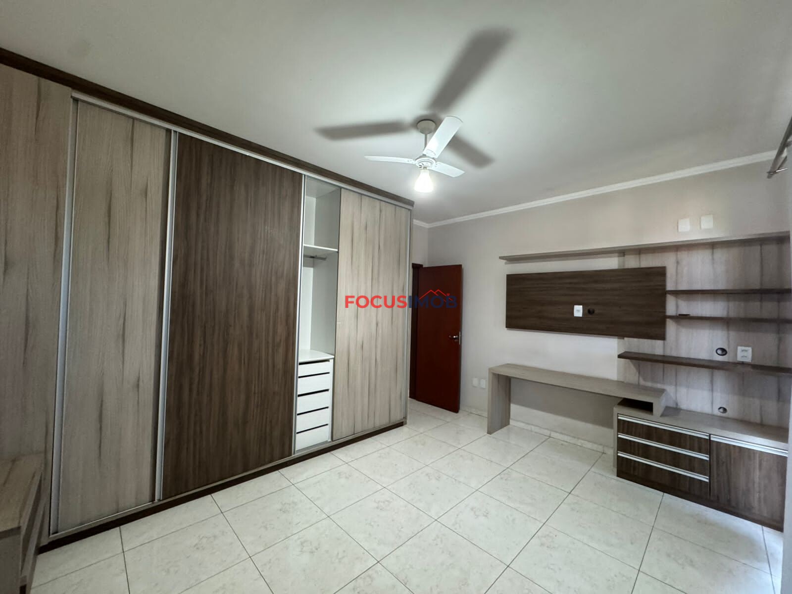 Maravilhoso sobrado à venda no Jardim Santo Antônio, em Mogi Guaçu