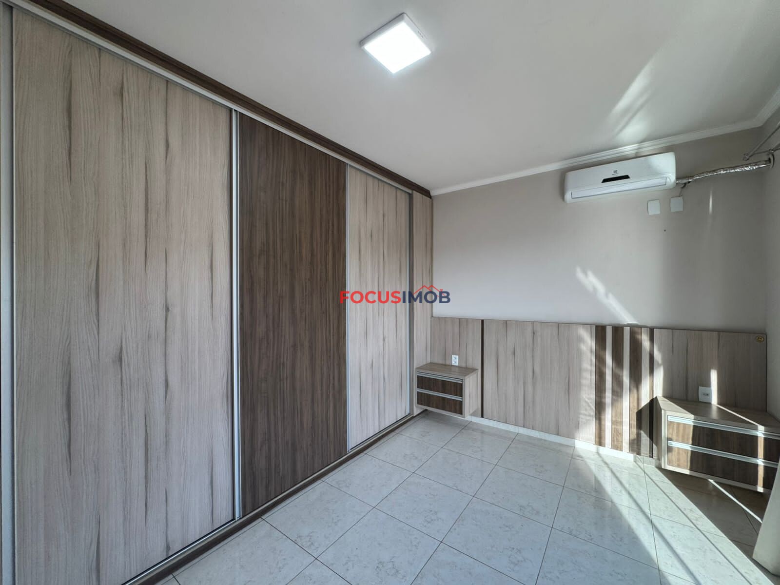 Maravilhoso sobrado à venda no Jardim Santo Antônio, em Mogi Guaçu