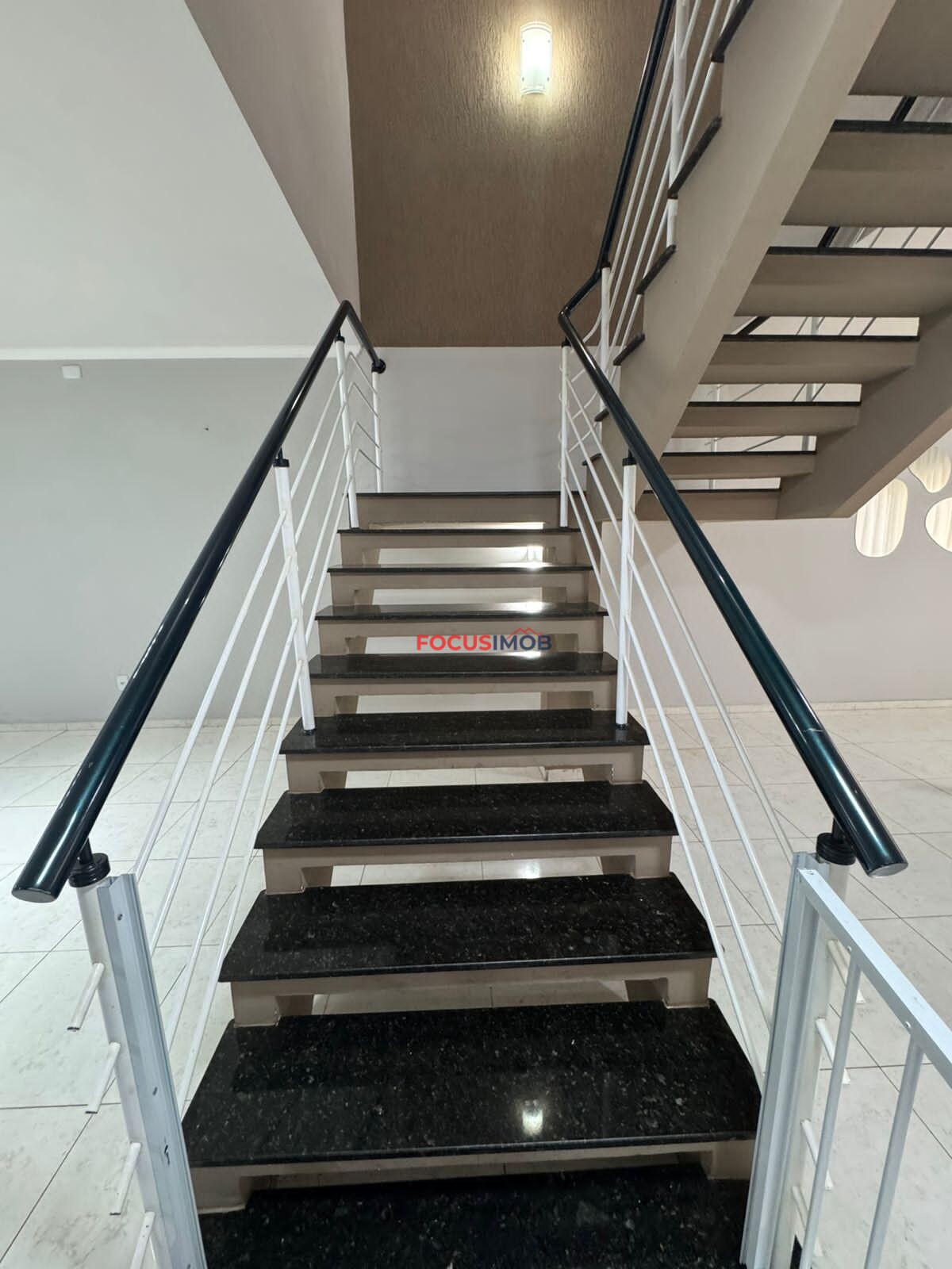 Maravilhoso sobrado à venda no Jardim Santo Antônio, em Mogi Guaçu