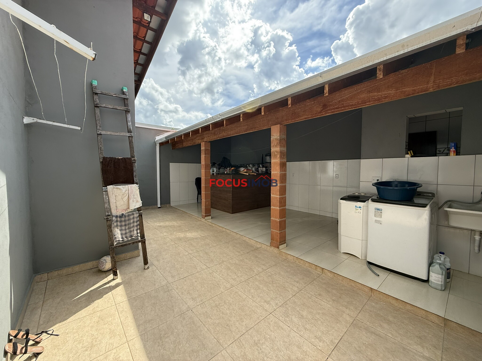 Moderna Casa de 2 quartos - Jd das Araucárias