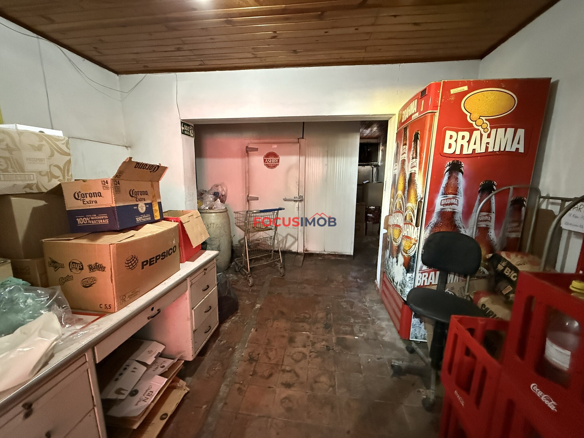 Prédio Comercial com Casa Assobradada à Venda – Itapira/SP