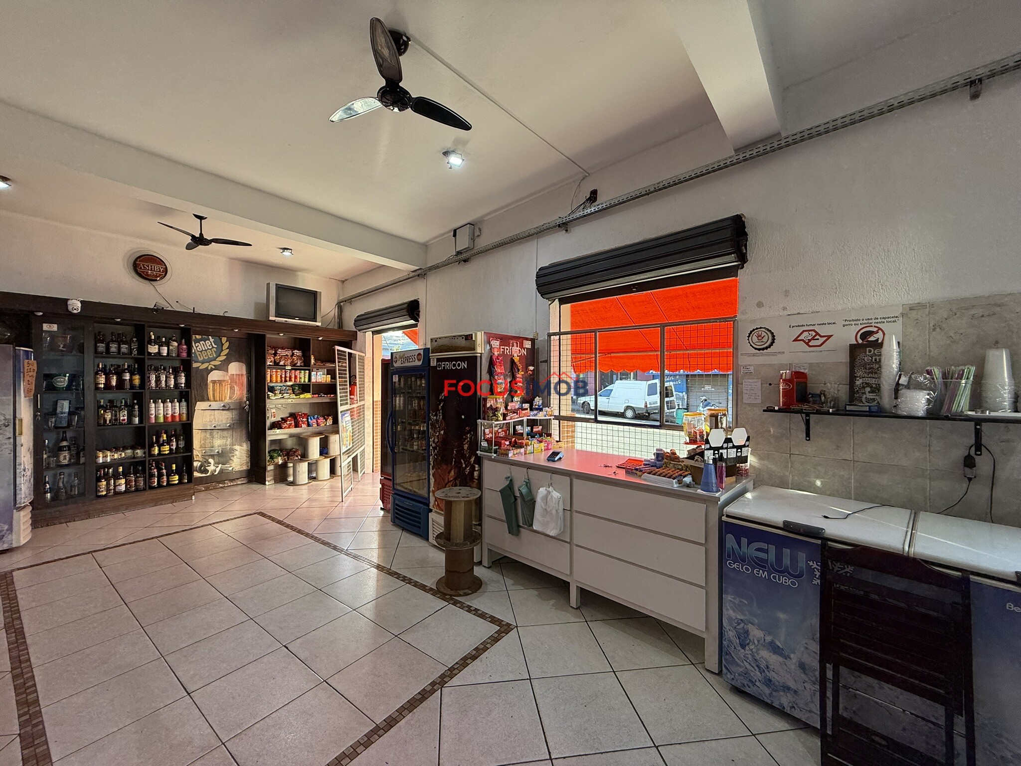 Prédio Comercial com Casa Assobradada à Venda – Itapira/SP