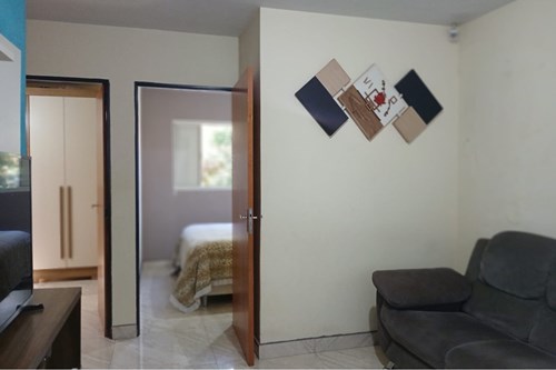 Casa de Vila Reformada no Parque Ypê Amarelo