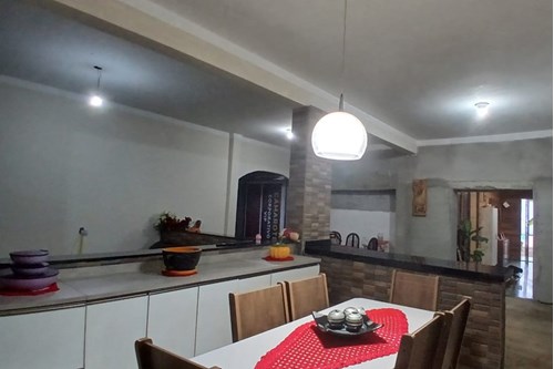 "Charmosa Casa de Campo em Chácara Santa Felicidade"