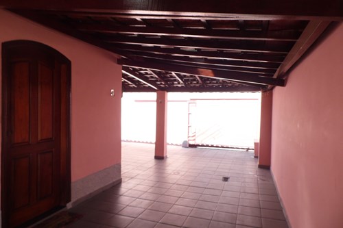 Casa três quartos e três banheiros no Zaniboni II