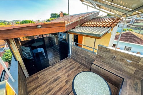 Sobrado com vista panorâmica e 4 dormitórios sendo duas suítes  no Jardim Itacolomy